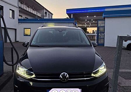 VW Touran Volkswagen Highline BMT/Start-Stopp