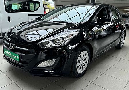 Hyundai i30 blue Trend 1.6CRDI Navi RFK PDC uvm.