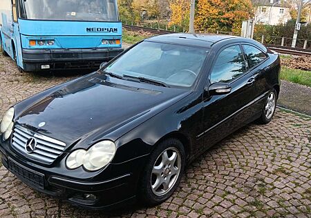 Mercedes-Benz C 180 Kompressor 143 PS Facelift SHZ Pano Klima 2005