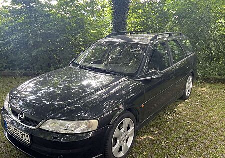 Opel Vectra 2.2 Caravan Zender Sport