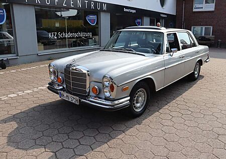 Mercedes-Benz 300 Vollauslastung