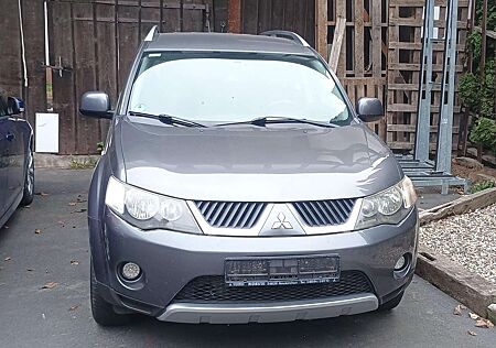 Mitsubishi Outlander 2.0 DI-D 4WDInform