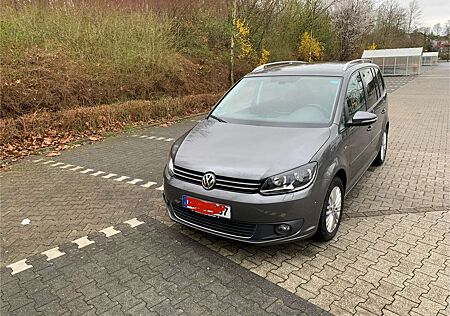 VW Touran Volkswagen 2.0 TDI BlueMotion Technology DSG Cup