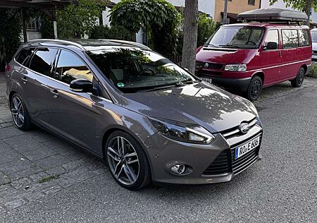 Ford Focus Turnier 1.6 EcoBoost, Ahk, Tüv Neu, Xenon