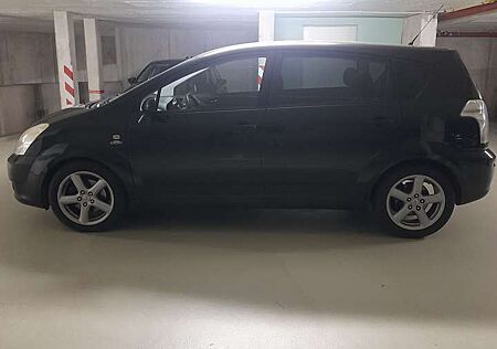 Toyota Corolla Verso 2.2 D-CAT Sol