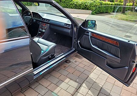 Mercedes-Benz E 320