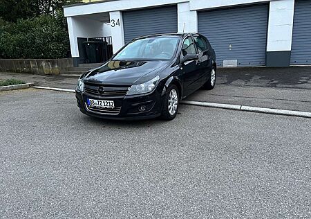 Opel Astra 1.6 Turbo Cosmo