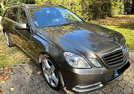 Mercedes-Benz E 220 T CDI DPF BlueEFFICIENCY 7G-TRONIC Avantgard