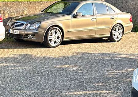 Mercedes-Benz E 320 CDI 7G-TRONIC Elegance DPF