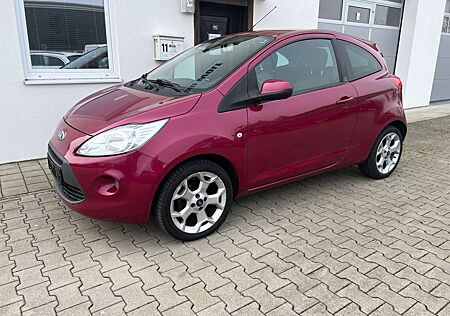 Ford Ka /+ Titanium / Tüv bis 04/2027 / 8 fach bereift