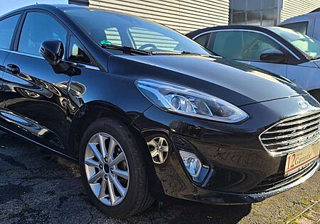 Ford Fiesta Titanium / 2 fach bereift Tüv u Inspektion neu