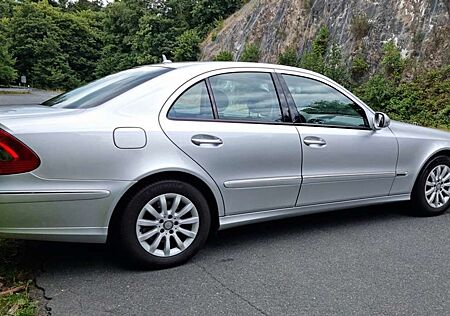 Mercedes-Benz E 220 Limousine