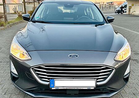 Ford Focus gebraucht kaufen Ford Focus 1.0 EcoBoost Start-Stopp-System TREND