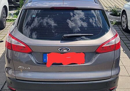 Ford Focus Turnier 2.0 TDCi DPF Aut. Titanium