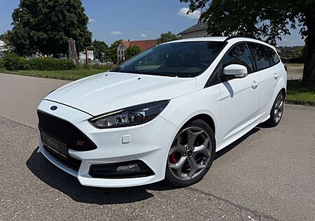 Ford Focus ST 2.0 EcoBoost SHG Recaro SHZ LHZ