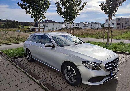 Mercedes-Benz E 220 d T 9G-TRONIC Avantgarde
