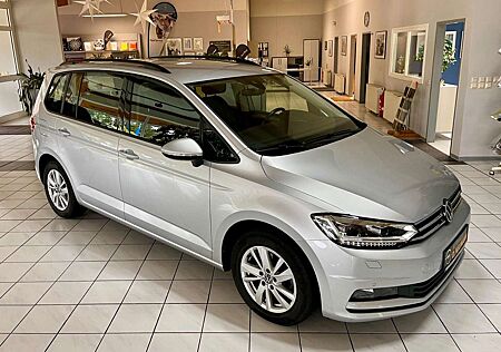 VW Touran Volkswagen "Comfortline"LED*Kamera*NAVI*Massage*8-fac