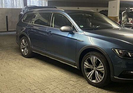 VW Passat Alltrack Volkswagen 2.0 TSI (BMT) 4Motion DSG