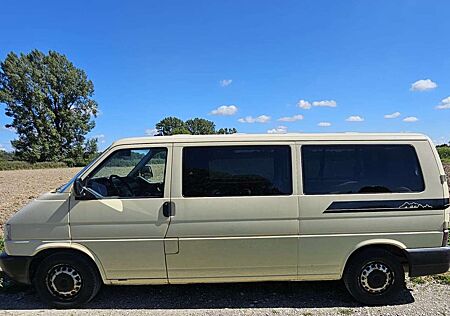 VW T4 Volkswagen lang 2,5l mit 9 Sitzen