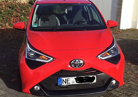 Toyota Aygo x-play connect