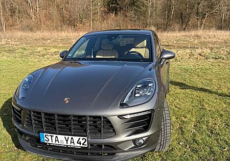 Porsche Macan S