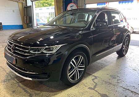 VW Tiguan Volkswagen 2.0 TDI ELEGANCE 4M NAVI PANO LED CAM AHK