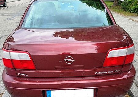 Opel Omega 2.2 16 V