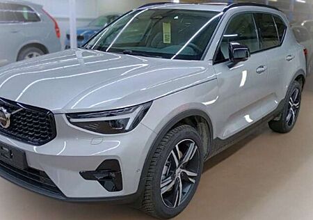 Volvo XC 40 XC40 B4 P. Dark PILOT LEDER PIXEL NAVI 360° PANO