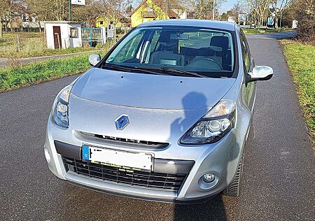 Renault Clio , Silber, Gasanlage Tüv Neu!