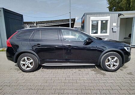 Volvo V60 CrossCountry Plus AWD+2.HD+NAVI+PDC+TEMPOMAT