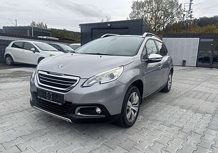 Peugeot 2008 1.2 Style / Panorama-dach / LED