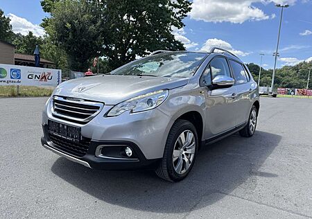 Peugeot 2008 1.2 Style / Panorama-dach / LED