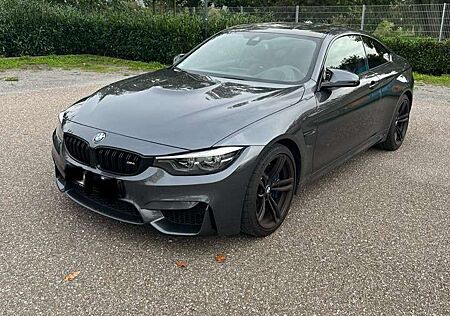 BMW M4 Coupe DKG Competition