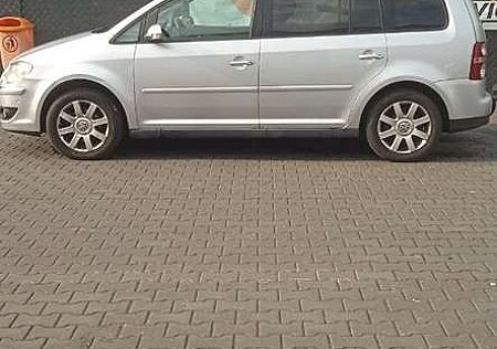 VW Touran Volkswagen 2.0 TDI DSG Highline