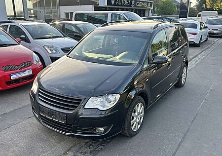 VW Touran Volkswagen Highline AHK Navi Bi-Xenon R.Cam