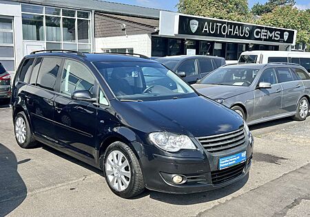 VW Touran Volkswagen Highline AHK Navi Bi-Xenon R.Cam