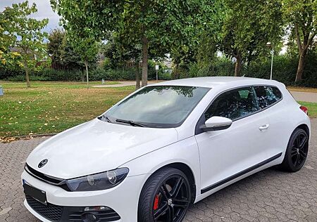 VW Scirocco Volkswagen 2.0 TSI 147