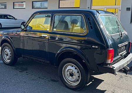 Lada Niva 4x4 Only TÜV:2025