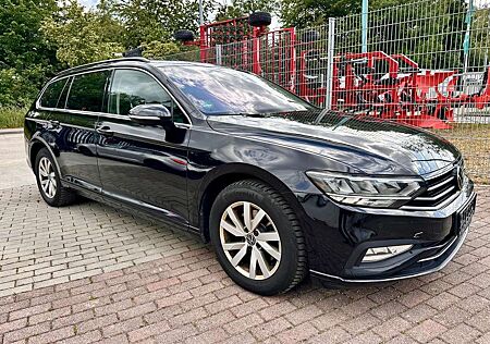 VW Passat Variant Volkswagen 2.0TDI /Business/ Navi/ Pano/ LED