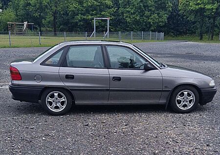 Opel Astra Automatik GL Preis VB