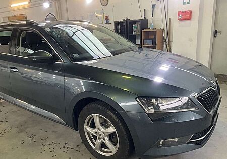 Skoda Superb Kombi 2,0 TDI Style DSGStyle
