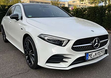 Mercedes-Benz A 250 e AMG LINE SPORT-NIGHT-PANO-360-MBEAM-DIS-SOUND-19