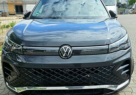 VW Tiguan gebraucht kaufen VW Tiguan Volkswagen 1.5 eHybrid OPF DSG R-Line
