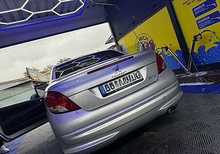 Peugeot 207 gebraucht kaufen Peugeot 207 CC 120 VTi Black&White Edition