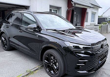 VW Tiguan Volkswagen R-Line 2.0 TDI 4Mot/StHzg/BlckStyl/Pano/7-Gang/AHK