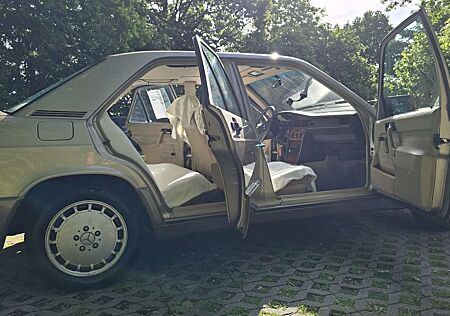 Mercedes-Benz 190 E