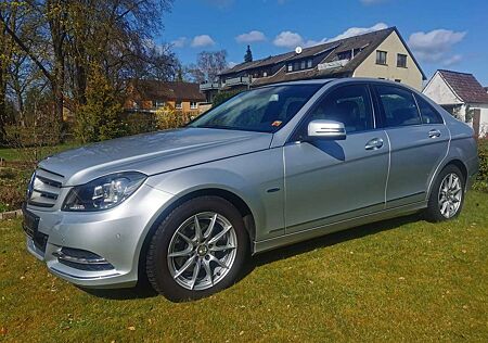 Mercedes-Benz C 200 CDI Avantgarde NUR 93.000 km, Scheckheft, Klima, Alu, PDC, Navi, Teilleder, Nichtraucher