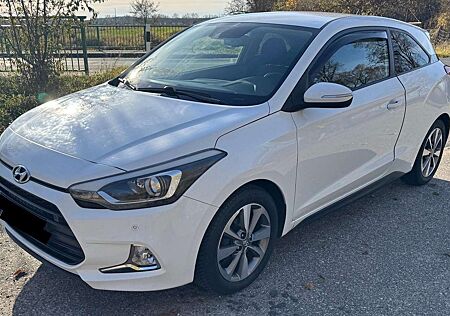 Hyundai i20 1.4 Trend AHK Scheckheft