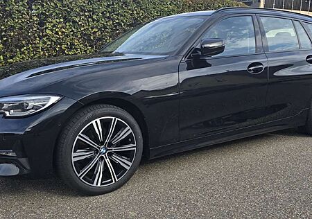 BMW 320d 320 xDrive Touring Aut. Sport Line