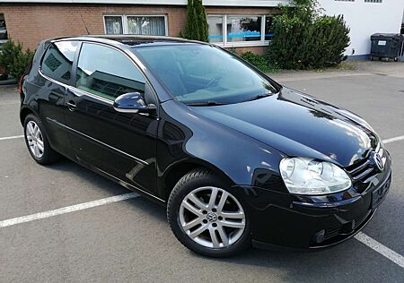 VW Golf Volkswagen 1,4 United Klima, Alu 16", Neuteile, TÜV 05-27